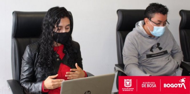 La alcaldesa Local de Bosa, Lizeth González, junto con su equipo de trabajo, el Comandante de la Estación de Policía de Bosa, Mayor Alejandro García y representantes de diferentes Entidades de la Administración Distrital, llevaron a cabo el Consejo Extraordinario de Gobierno, para analizar los resultados y acciones en temas relacionados con seguridad, reactivación económica e infraestructura. Durante la sesión fueron escuchados miembros de ASOJUNTAS. Consejo extraordinario de gobierno en Bosa