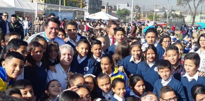 EN BOSA SE INAUGURA LA CANCHA SINTÉTICA NÚMERO 100 DE BOGOTÁ