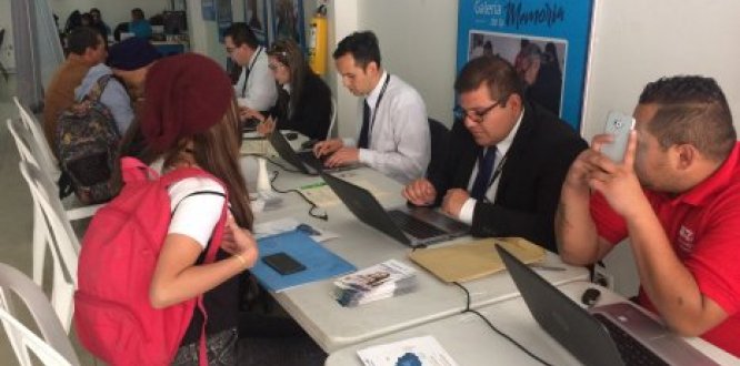 Con gran éxito se llevó a cabo feria laboral en Bosa