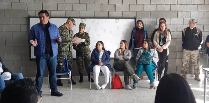 ALCALDÍA Y EJÉRCITO UNIDOS POR LA COMUNIDAD