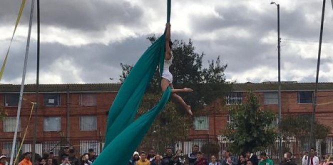 GRANDES Y CHICOS SE TOMARON LA PLAZA FUNDACIONAL