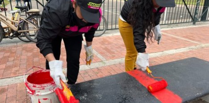 El desarrollo del programa inter institucional “Parceros por Bogotá” en colaboración con la Secretaría de Gobierno, la Secretaría de Interacción Social y la Alcaldía de la localidad, el cual apoya a jóvenes de la localidad, que no están escolarizados ni vinculados a la vida laboral, con una ayuda monetaria condicionada a labores de ciudad y actividades comunitarias que contribuyan al fortalecimiento de los territorios, ha concluido su tercera cohorte en febrero con 203 miembros activos.